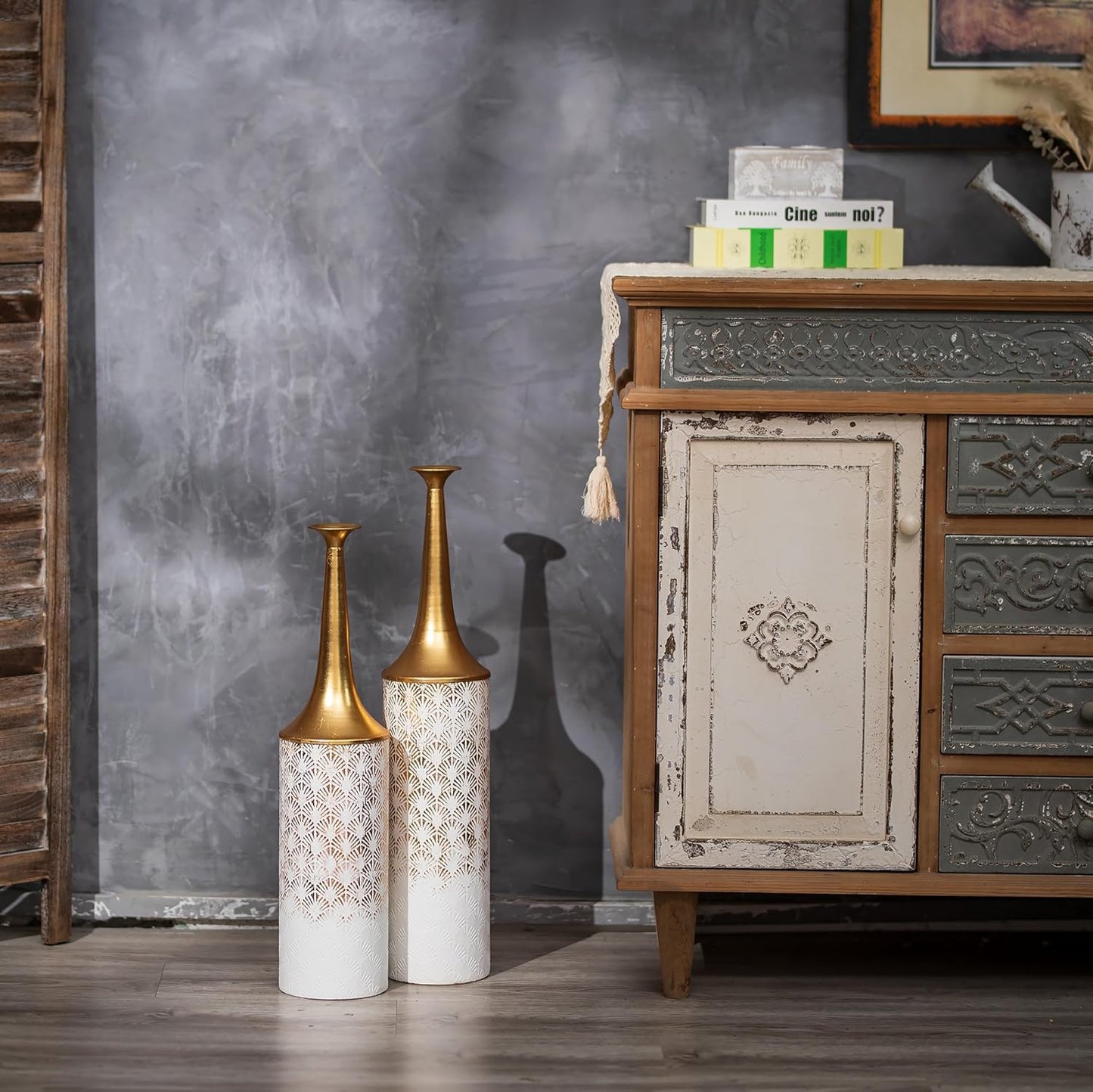 Sziqiqi Weiß Hoch Boden Vase Set - 66/60cm Extra Gross Bodenvase Große Vintage Blumenvase für Pampas Gras Federn Zweige Metall Schmale Hals Vasen für Wohnzimmer Schlafzimmer Tischdekoration